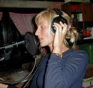 Maaike Moens singing in the studio !